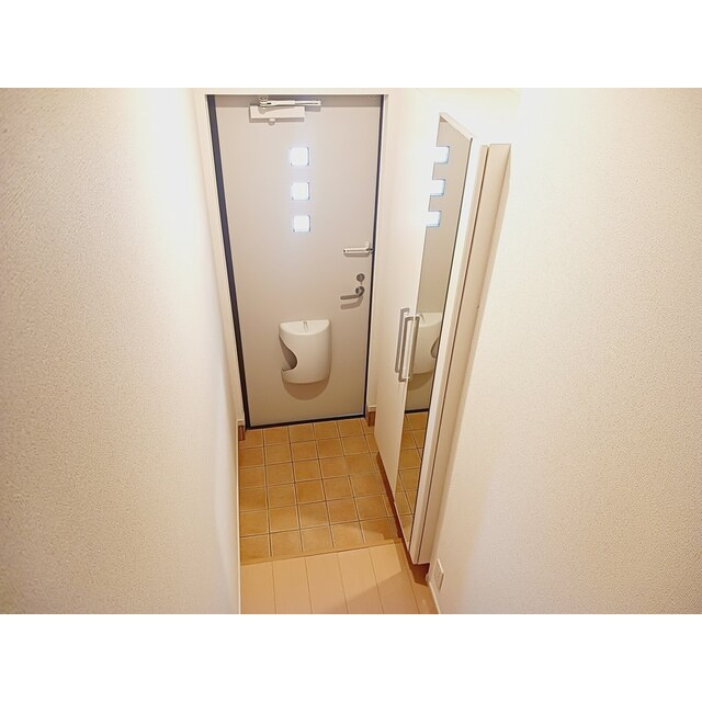 ギャラクシー鵜沼Ａの玄関