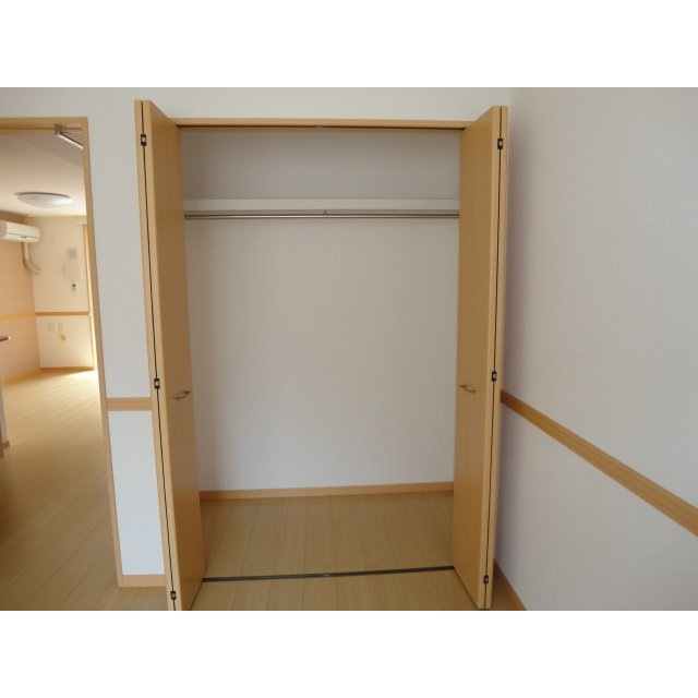 アメニティ・ハイツＥ２の収納