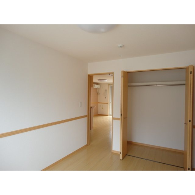 アメニティ・ハイツＥ２の居間・リビング