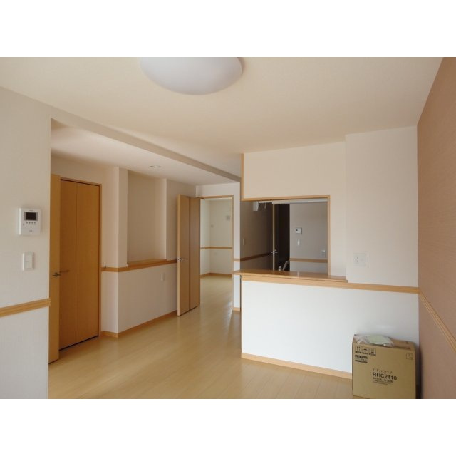 アメニティ・ハイツＥ２の居間・リビング