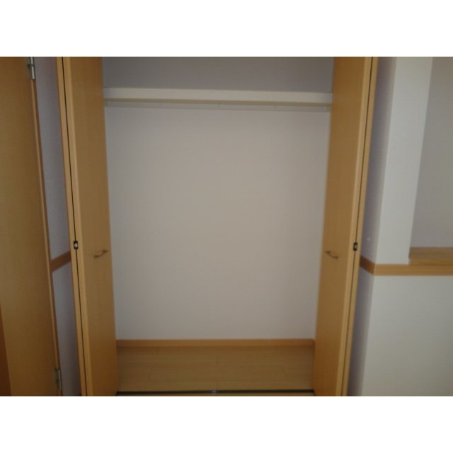 アメニティ・ハイツＥ２の収納