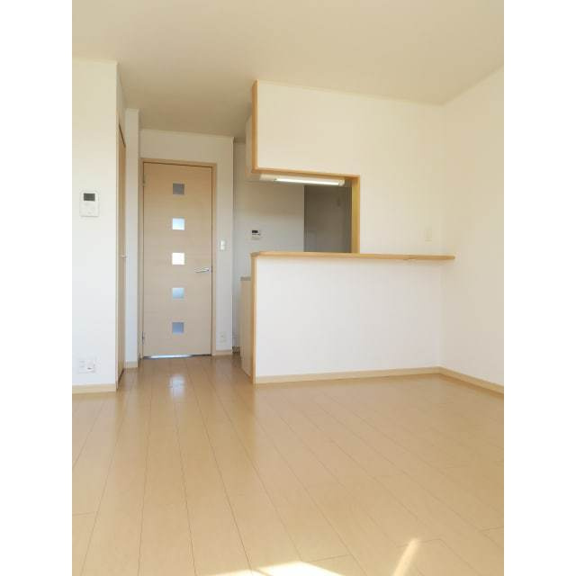 クロスローズ弐番館の居間・リビング