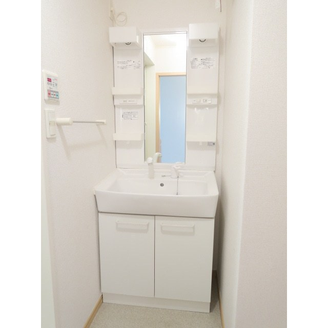 クロスローズ弐番館の洗面所