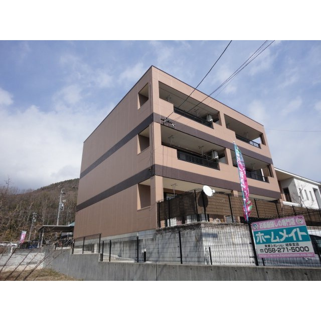 フォレストヴィラ長良の外観