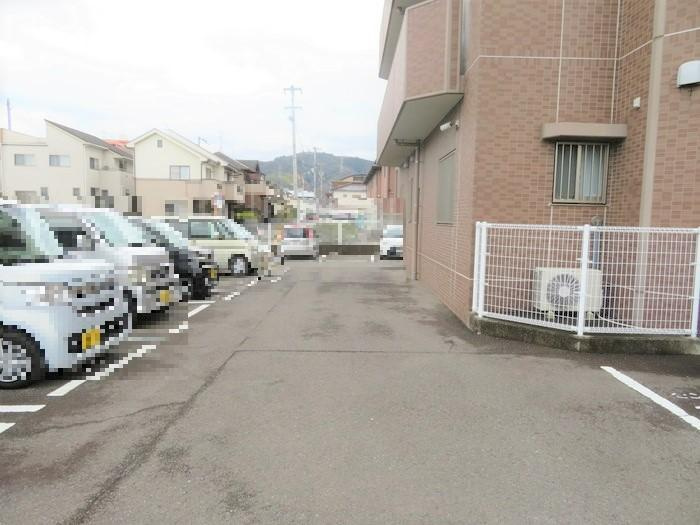 駐車スペースもございます♪最新の空情報に関しましてはお気軽にお問い合わせください♪