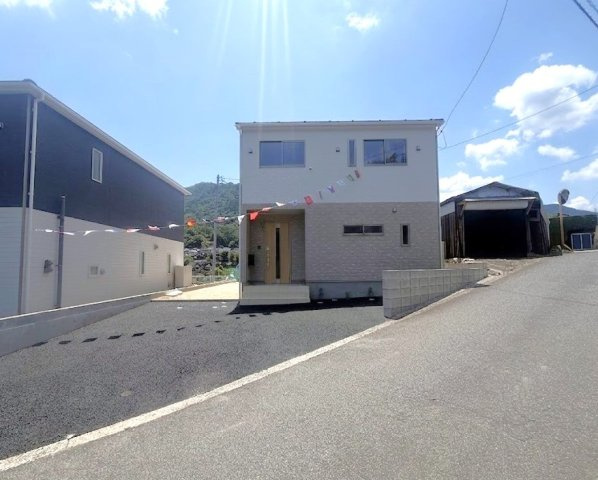 広島市安佐北区亀山８丁目の新築一戸建