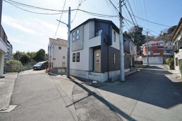 【横浜市旭区今宿南町1715-7新築戸建て】★仲介手数料無料★（今宿南小学校・今宿中学校）の前面道路含む現地写真