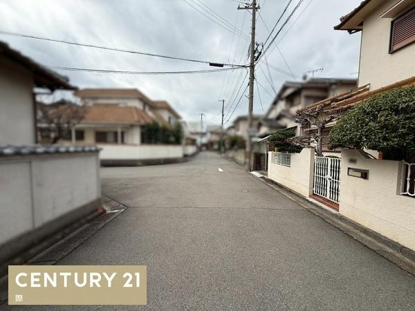和歌山市和歌川町　中古戸建の前面道路含む現地写真