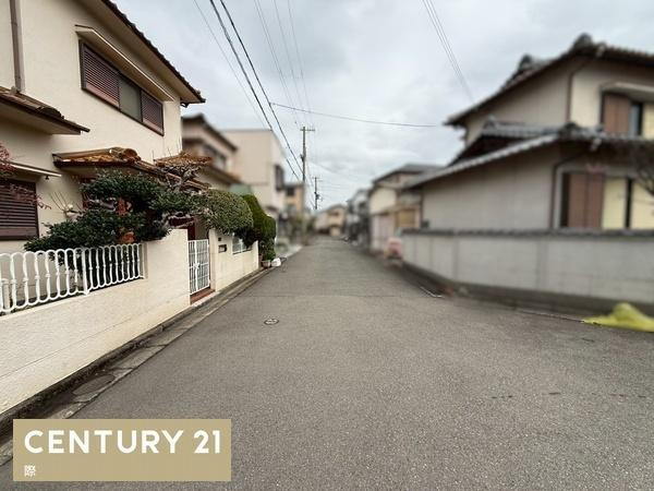 和歌山市和歌川町　中古戸建の前面道路含む現地写真