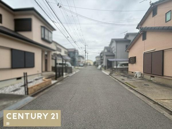 和歌山市桑山　中古戸建の前面道路含む現地写真