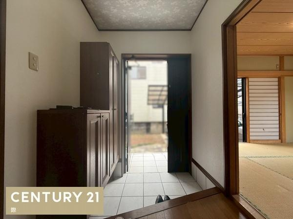 和歌山市桑山　中古戸建の玄関