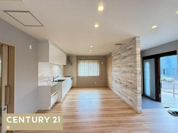 つつじが丘3丁目　中古戸建の居間・リビング
