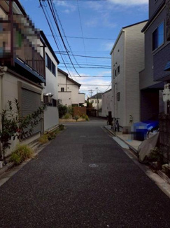 【前面道路含む現地写真】