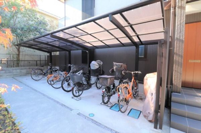 【その他共用部分】 |  Breeze谷塚  | 自転車置場