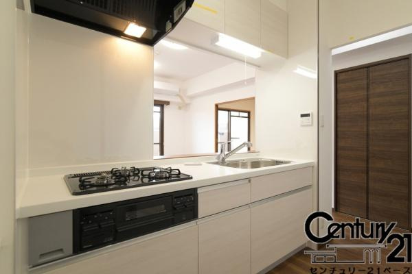 カルム南八木のキッチン|■現地撮影写真■収納力のある広々としたキッチンでお料理もスムーズ！