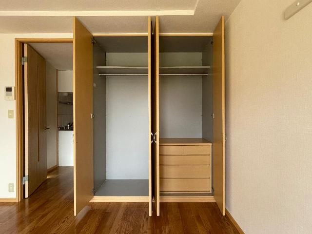 フローラ滑川の収納|クローゼット