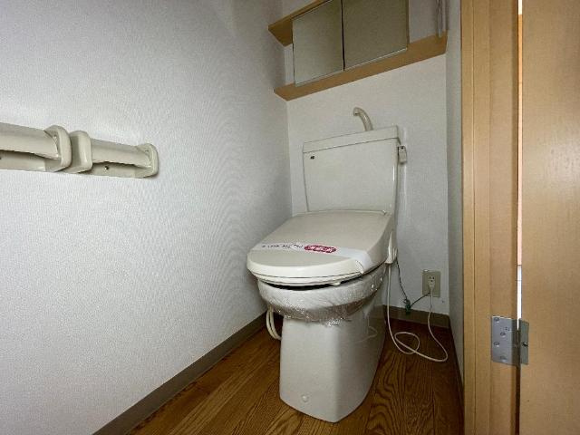 フローラ滑川のトイレ|シャワー付トイレ