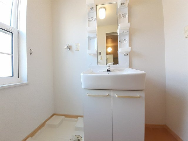 リヴァンスＢの洗面所|スペースが確保できる洗面所です