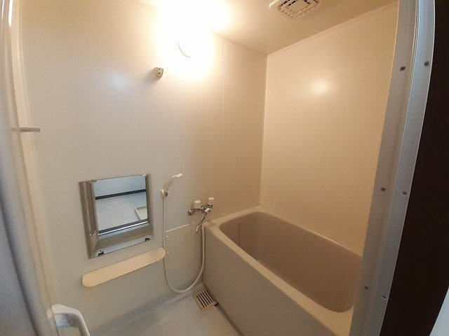 メゾン大安Ⅱの浴室|ゆったり過ごせるお風呂です