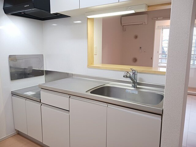 シェル・トゥールＢのキッチン|コンパクトなキッチンで掃除もラクラク