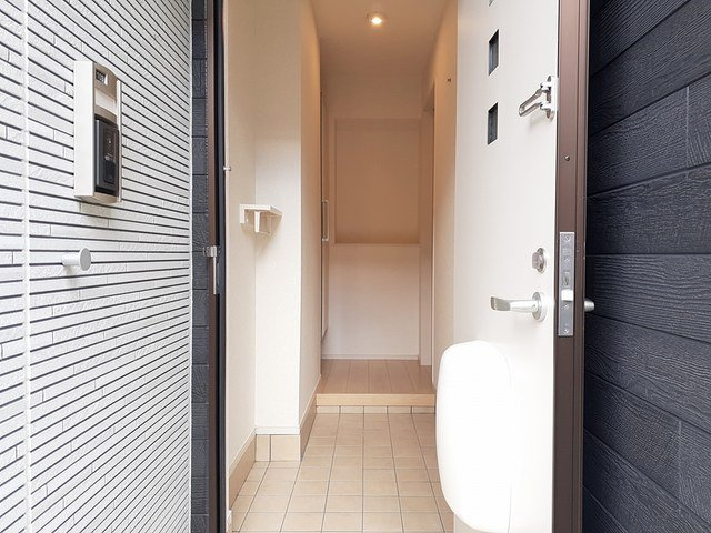 オゾラⅠの玄関|収納もある玄関です