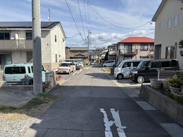幸田町大字菱池・中古戸建の前面道路含む現地写真|前面道路です。