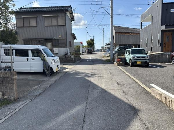 幸田町大字菱池・中古戸建の前面道路含む現地写真|前面道路です。