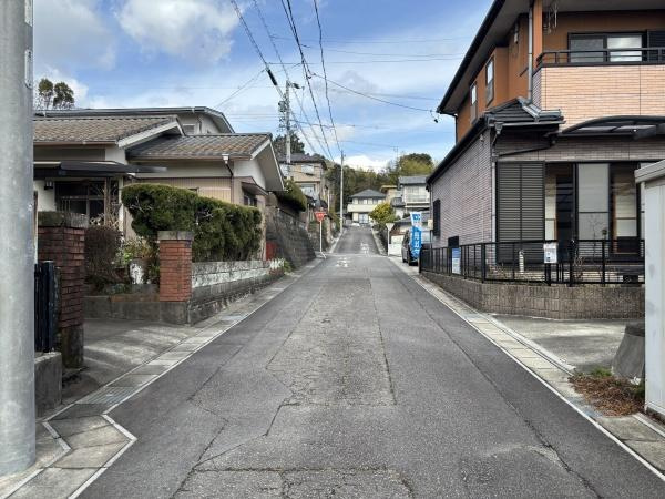幸田町野場・中古戸建の前面道路含む現地写真|前面道路です。