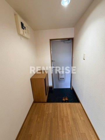 西里ハイツＢの玄関