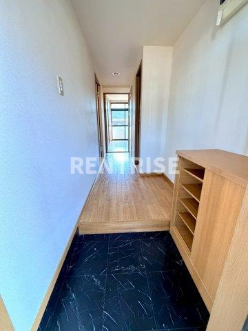 西里ハイツＢの玄関