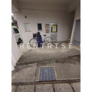 吉川ビルの駐車場