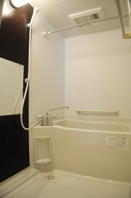 【浴室】 | レオネクストグレイスメゾン | 雨の日の洗濯も安心な浴室換気乾燥機付き