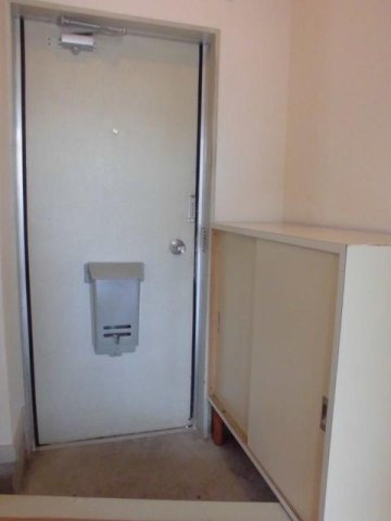 コーポみつわ台の玄関