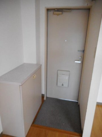 フジハイムの玄関