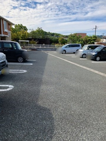 ステラヒルズの駐車場