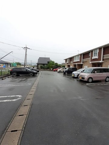 アルバーダ・ＭⅡの駐車場