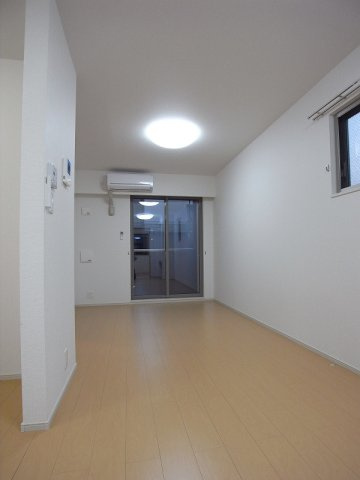 サンリット三ノ宮の居間・リビング