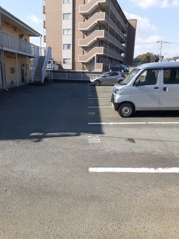 宮の下ハイツの駐車場