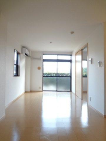 ロ－レルコート月尾の居間・リビング