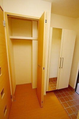 サンハピネスＣの玄関