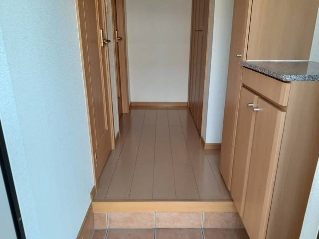 アルバ・ブリーゼ　Ⅱの玄関