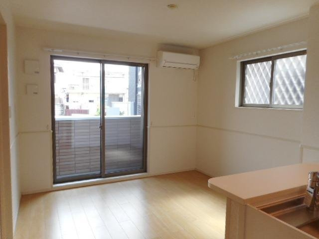 プルメリアⅡの居間・リビング