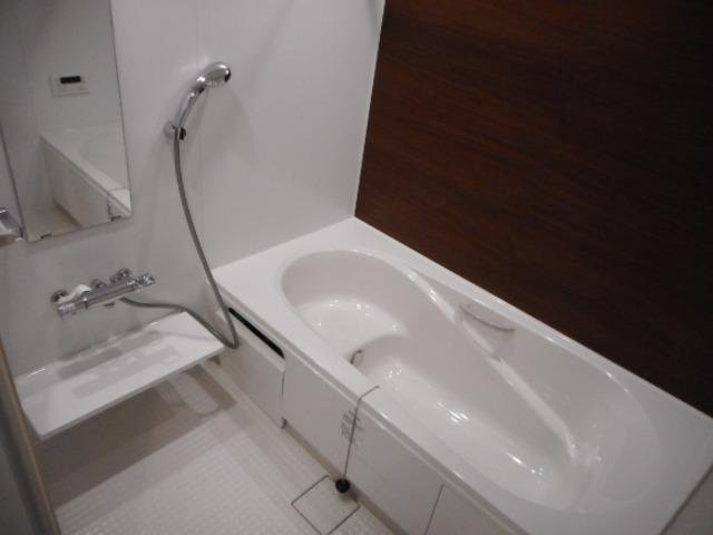 プルメリアⅡの浴室