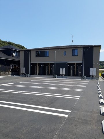 アルバ　ブリーズ　Ⅱの駐車場