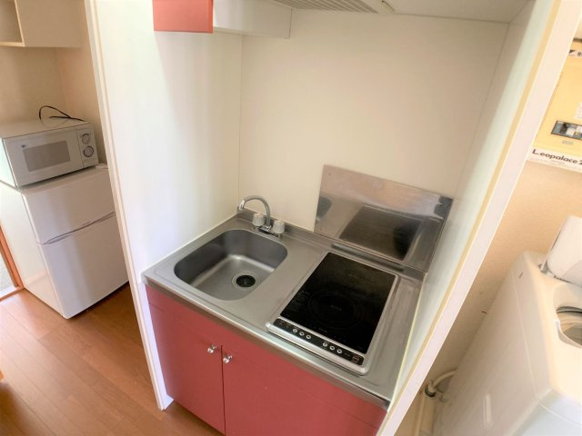 レオパレスコンパル唐湊壱番館のキッチン|設備・仕様は号室により異なる為、現況を優先致します。