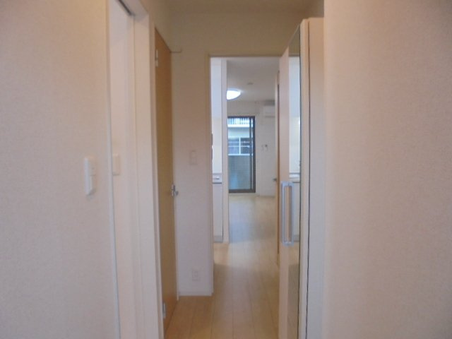 ネオ　トークの玄関