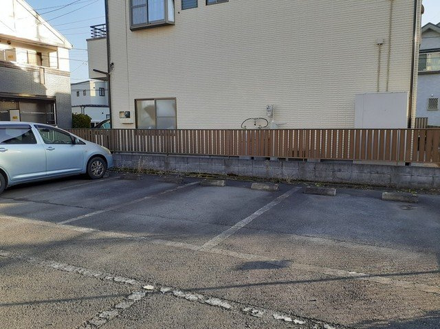 メゾン　ニューモウトの駐車場