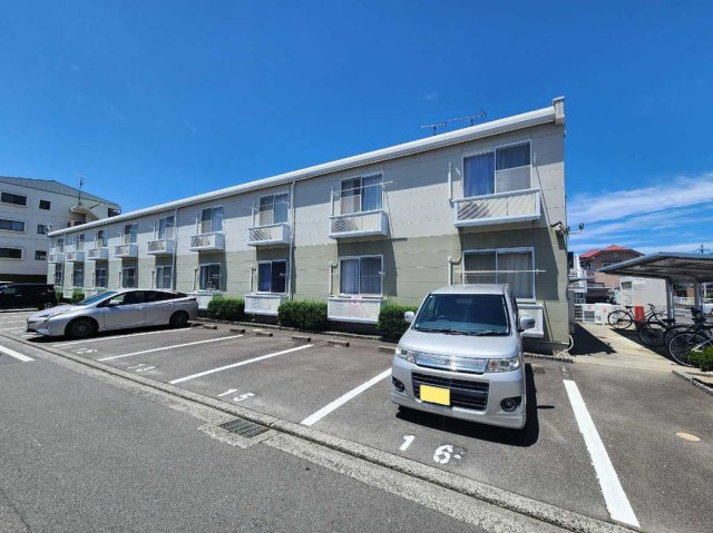 レオパレスユアーズⅢの外観