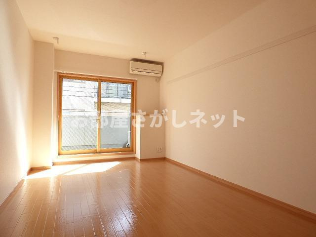 ミア・カーサ横浜橋【おとり物件なし】#学生・社会人にオススメ！初期費用分割払いOK！の居間・リビング