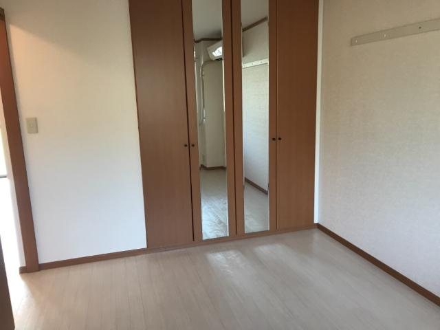 【内装】 | グランド・ソレーユ | 明るい色調の室内です